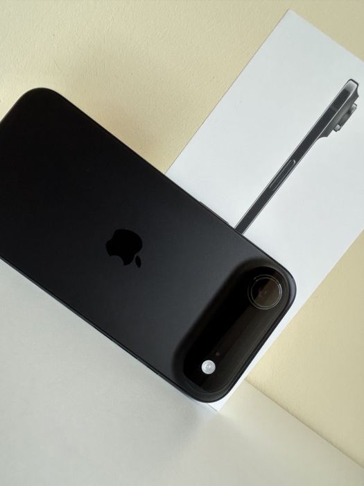 Продам Iphone 17 air