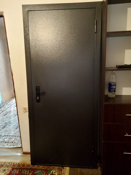 Продам входную металическую дверь. Новая.
