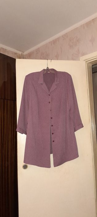 Продам женскую одежду.