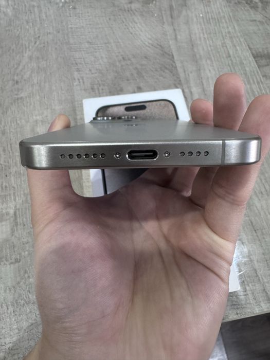 Продам Iphone 15 Pro Max на 256Гб