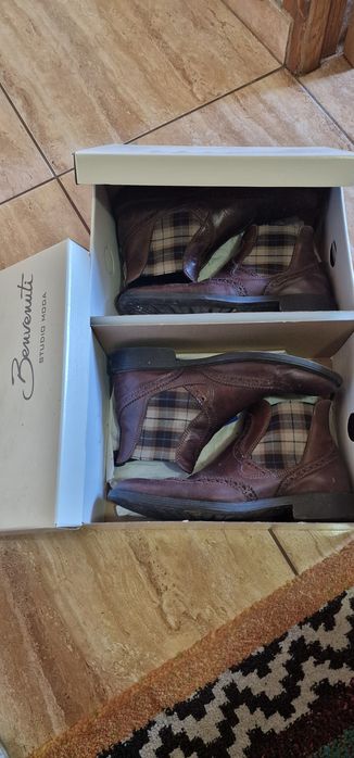 Pantofi Ciocate piele vechi dar fara defecte