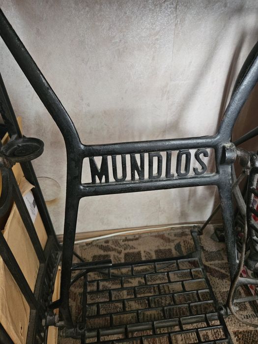Masina de cusut Mundlos
