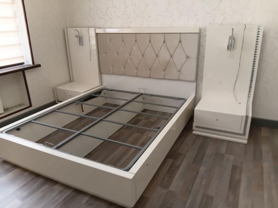 Продам спальнюю кровать