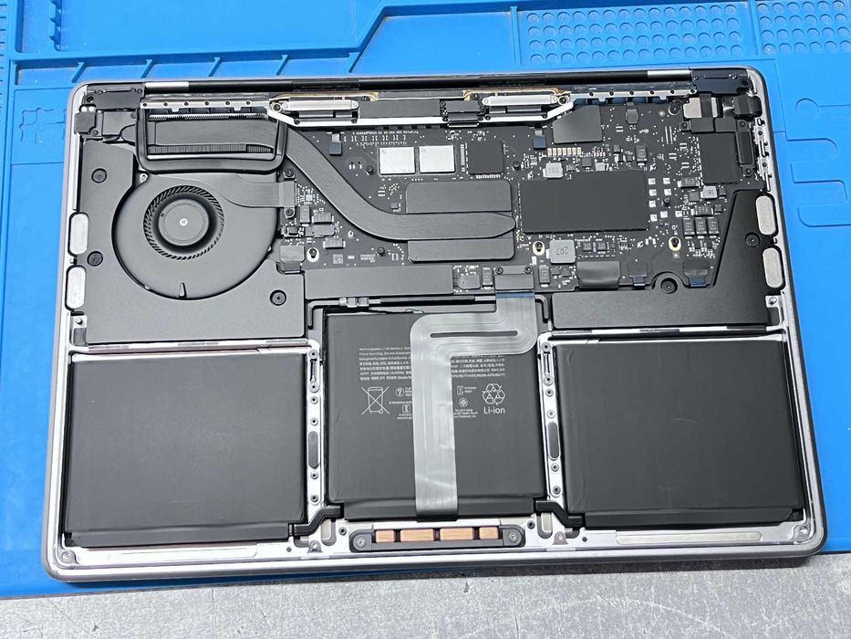 Реновиран лаптоп Apple MacBookPro 17.1 13.3" M1 16GB 500GB