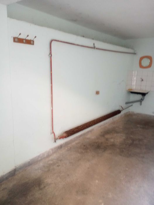 Дава се под наем Гараж / Паркомясто в Русе, Център - 21 кв.м за 75 € - Снимка #1