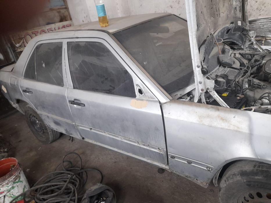 124 мерседес  в разборе