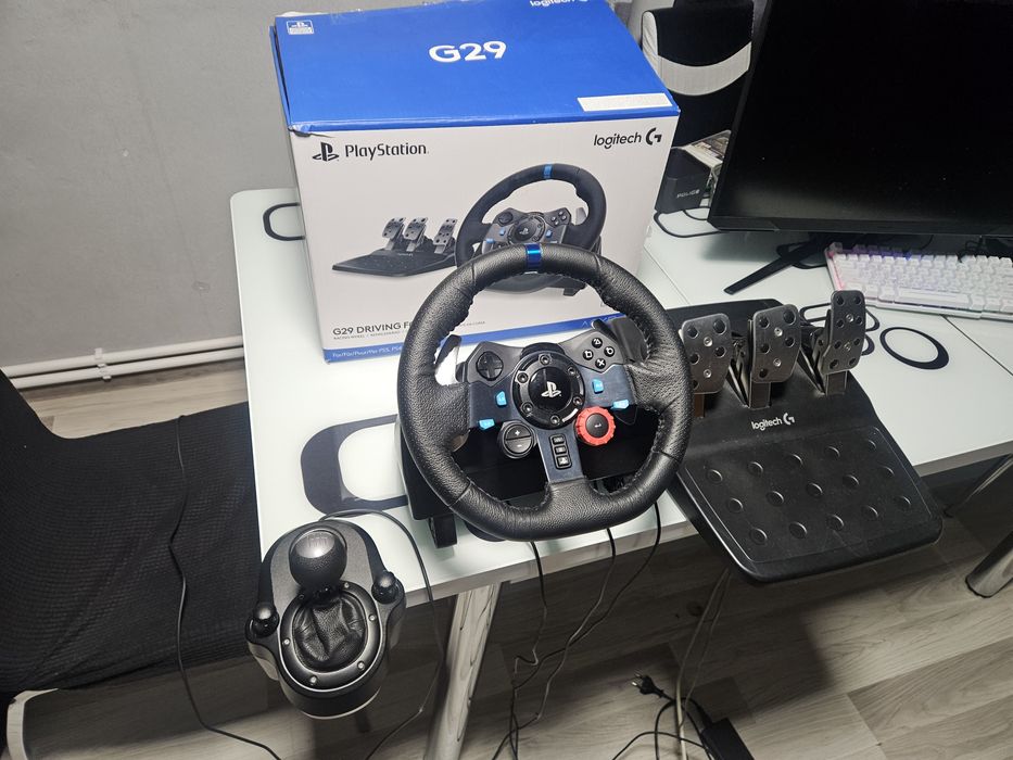 Volan g29 logitech cu schimbator stare foarte buna