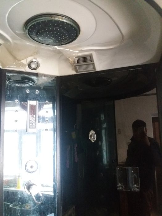 Душевая кабина продоётся