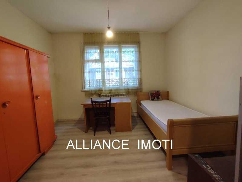 Дава се под наем Четиристаен апартамент в София, Лозенец - 110 кв.м за 714 € - Снимка #11