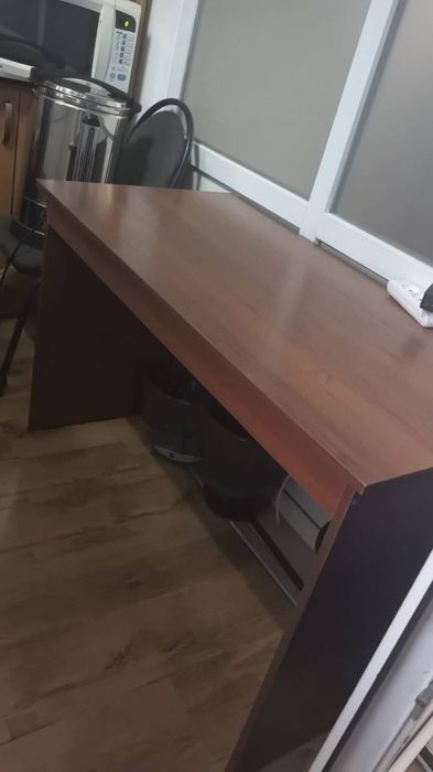 Офисный стол в отличном состоянии