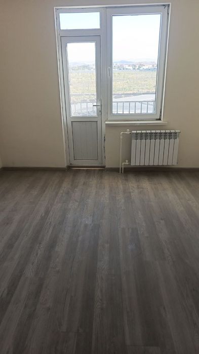 Жиззахда 2 хонали квартира сотилади