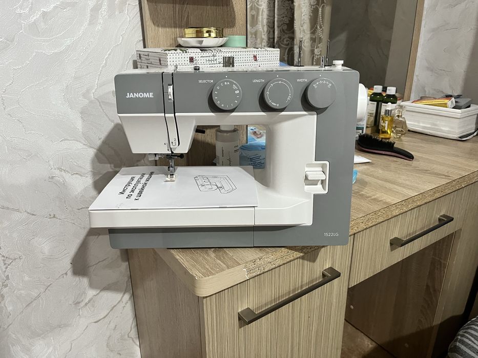 1522LG JANOME швейная машина