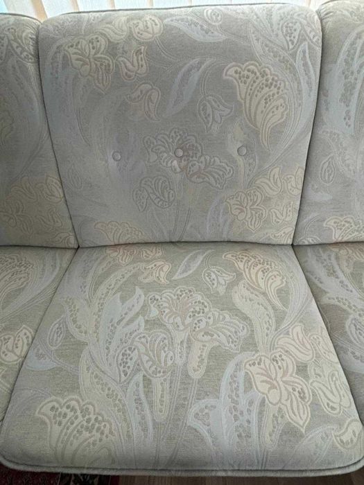 Vand canapea si doua fotolii aduse recent din Germania