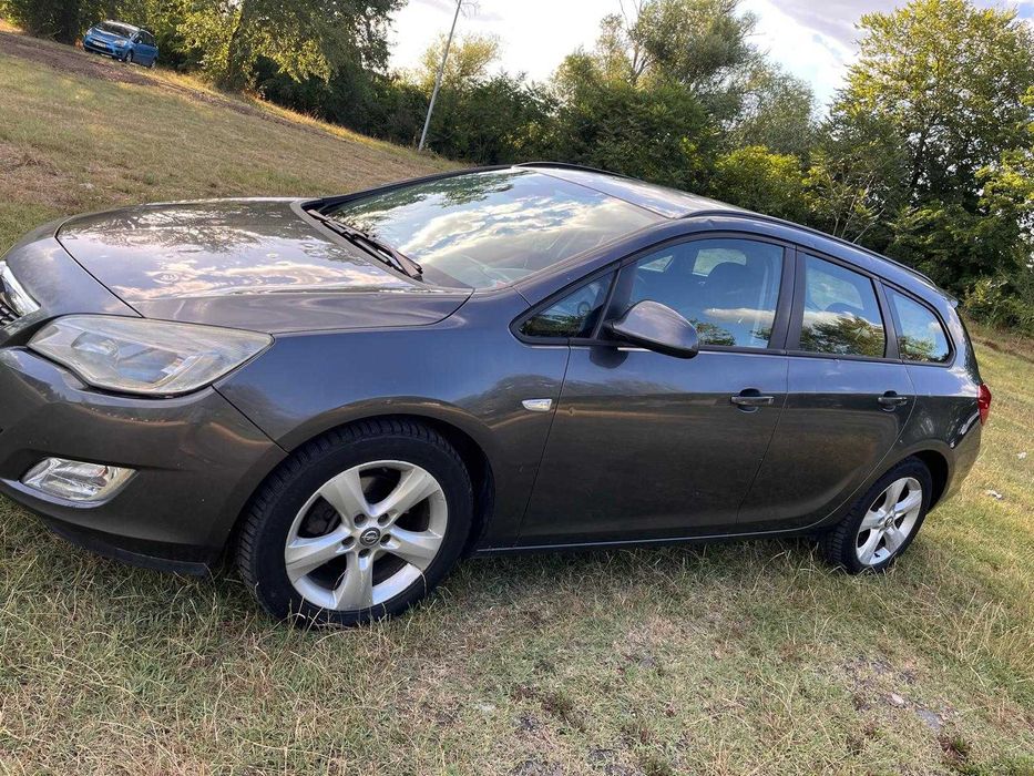 OPEL Astra 2011 — imagine 1