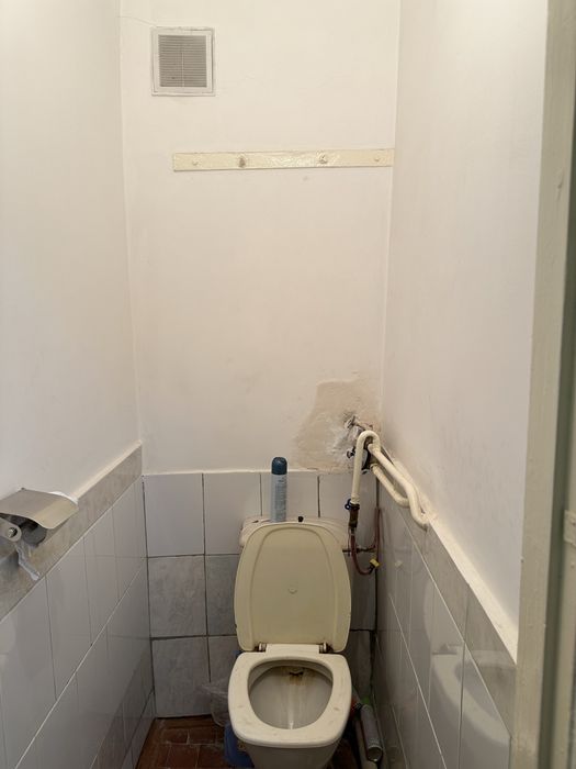 Zarafshon shahar 3 mikrorayon 13 uyda 2 xonali uy sotiladi