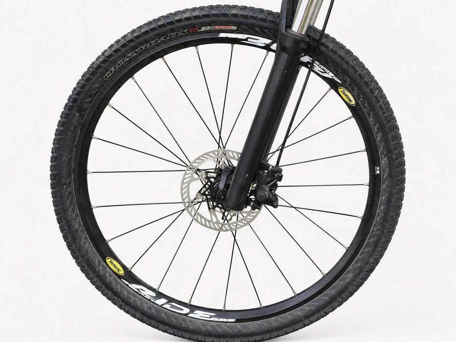 Bicicletă MTB 26” – echipare Shimano, furcă Suntour XCR, frâne pe disc