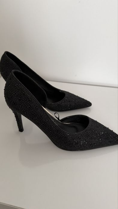 Pantofi stileto negri cu pietre