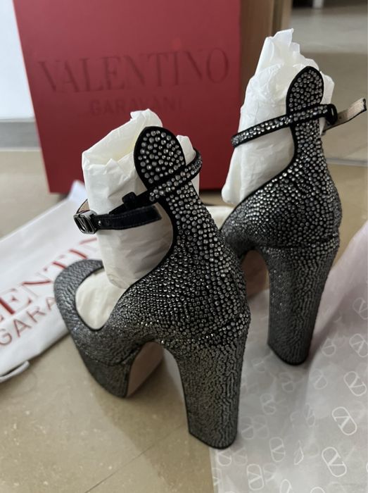 Валентино Гаравани Valentino Garavani Tan-Go Heels