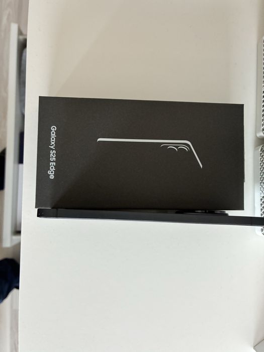 Нов! Samsung Galaxy S25 Edge пълен комплект