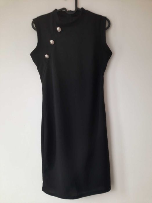 Малка черна рокля