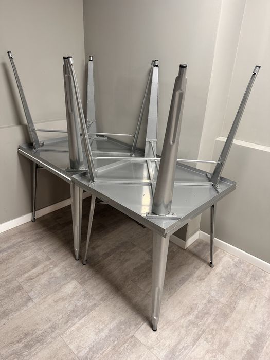 Vand 4 mese si 16 scaune URBAN