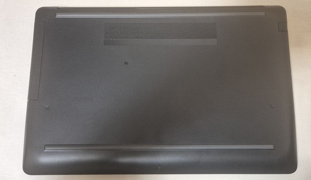 Vând Urgent Laptop HP Model: 17-by0110ng