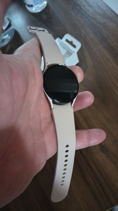 Ceas smart Smartwatch Samsung Galaxy Watch 4 Pink Gold ca nou la cutie