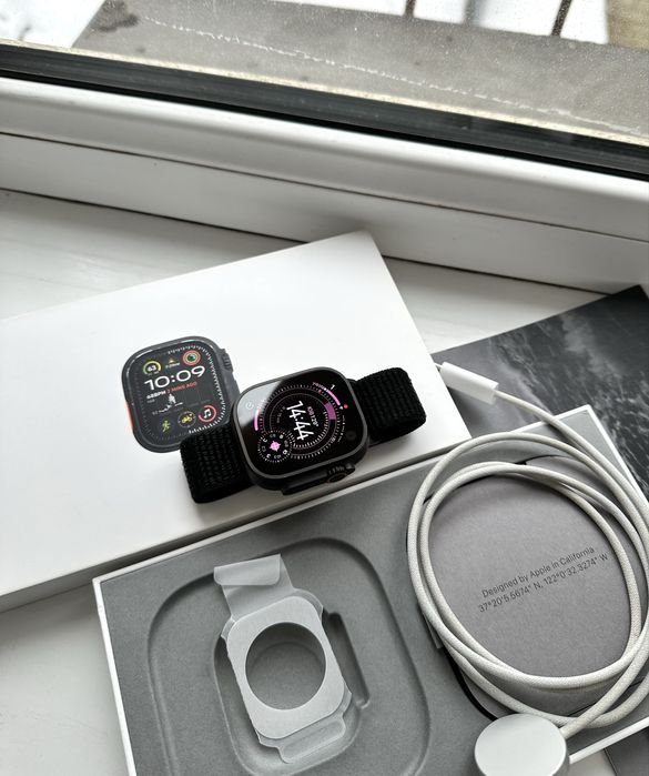 Apple iWatch Ultra 2 Black Titanium 49mm 100%