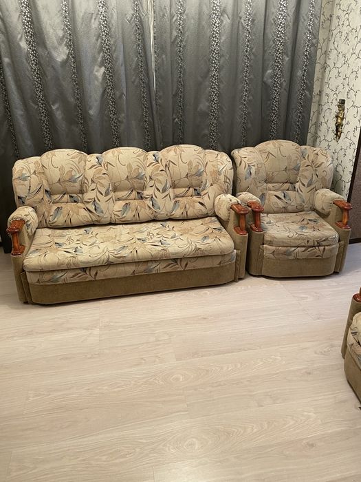 Диван и два кресла