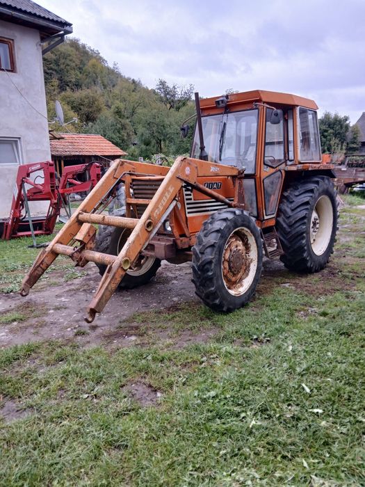 Fiat 780 cu încarcator frontal