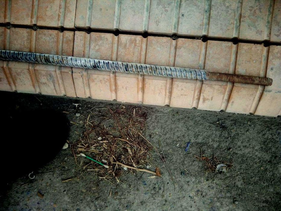 Продаётся  арматура с резьбой    шт   40 000 сум