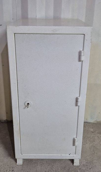 Сейф металлический 45x45x105h