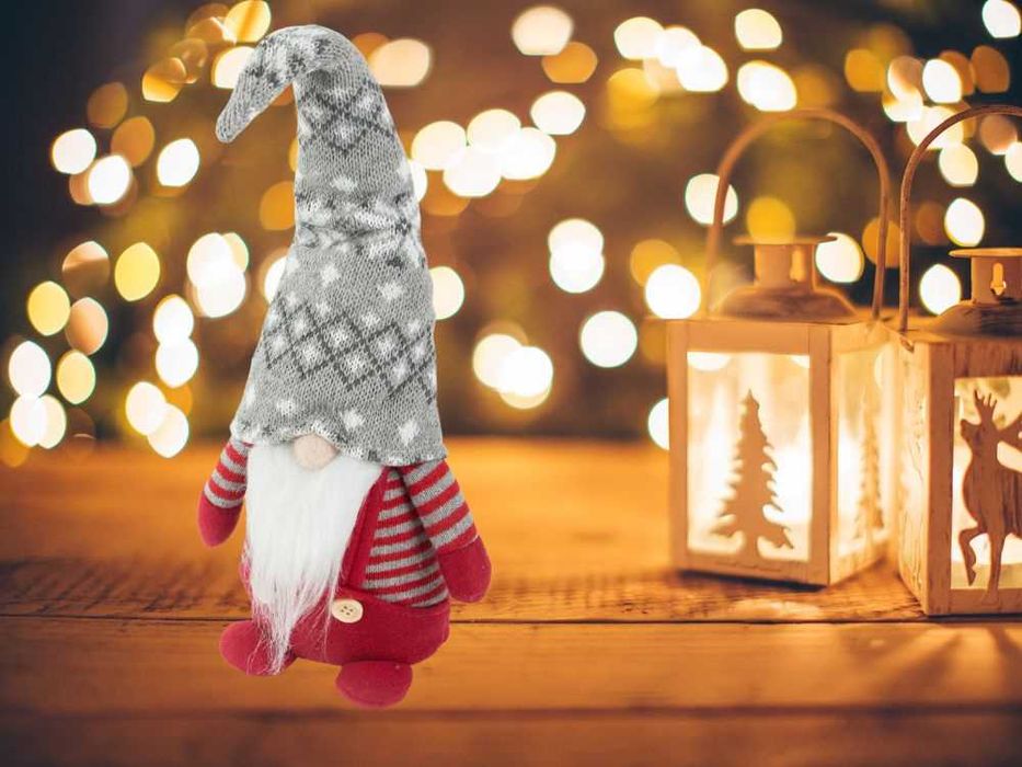 Decoratiune Craciun pitic rosu cu barba alba 38 cm figurina gnom