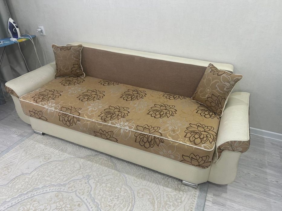 Диван - тахта в хорошем состоянии