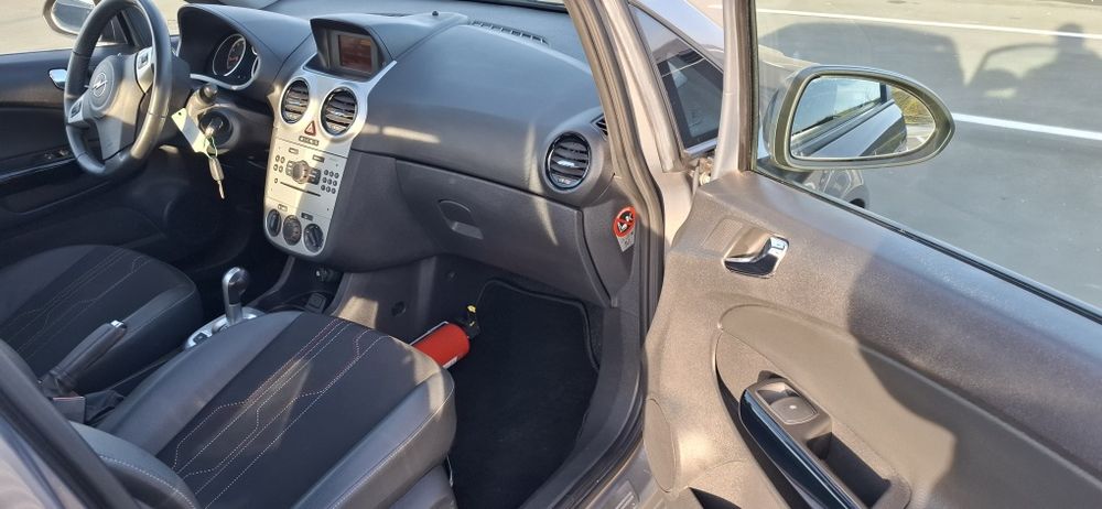 Opel Corsa 1.2,cutie automată