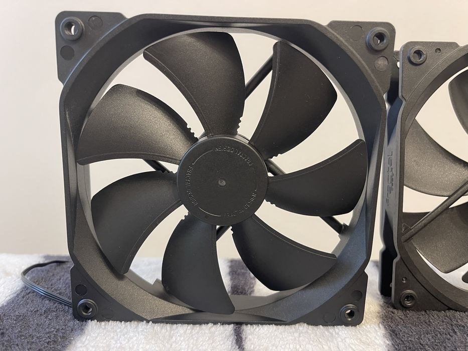 Fractal Ventilator carcasa 140 mm