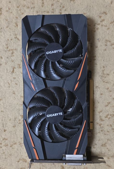 Продам видеокарту Gigabyte RX 580 Gaming