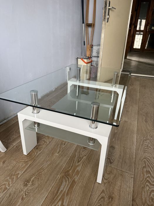 Холна стъклена маса