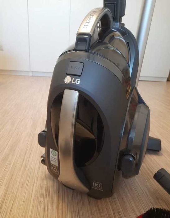 Пылесос LG Kompressor VC83209UHAV