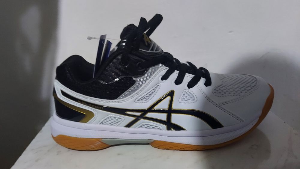 Кроссовки Асикс, новые