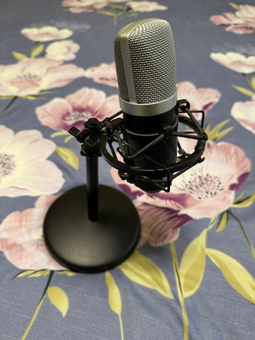 Microfon de gaming cu pop filter