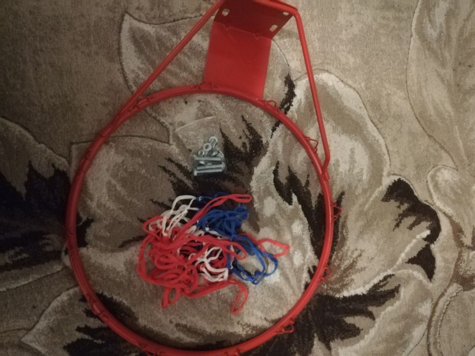 Vând cos de baschet