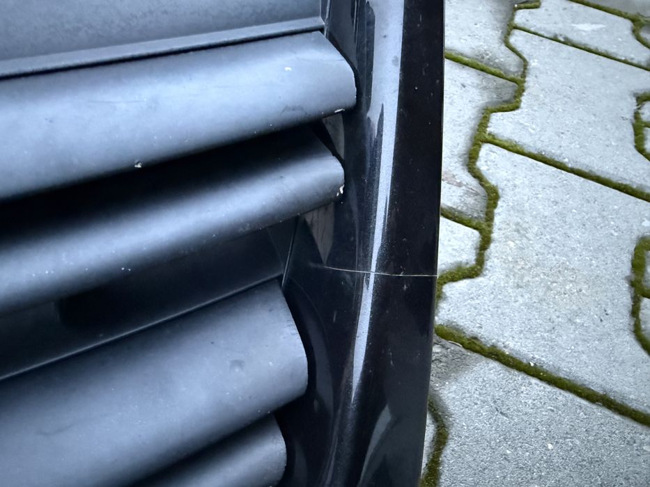 ОТЛИЧНА ОРИГИНАЛНА Решетка / Маска / С Емблема Комплект за -Vw Golf 5-