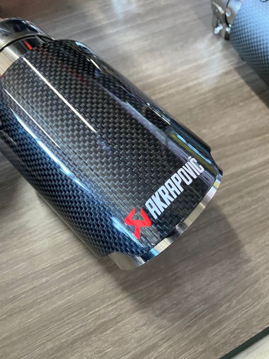 Выхлопные насадки Akrapovic