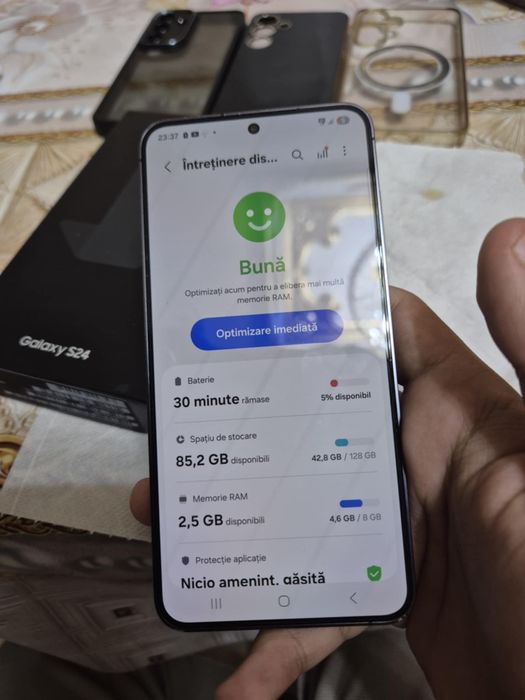 Vand samsung s24 128gb este impecabil