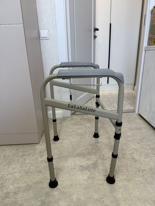 Продам недорого подставка для унитаза