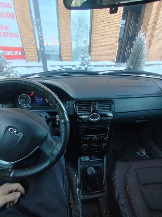 Продам приору хэтчбек