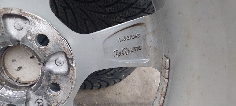 Jenti ww golf 4   , se vând numai jentile fără anvelope  !