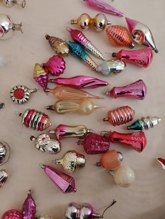 Ёлочные игрушки .