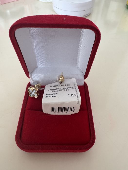 Золотые серьги 1.83 грамма